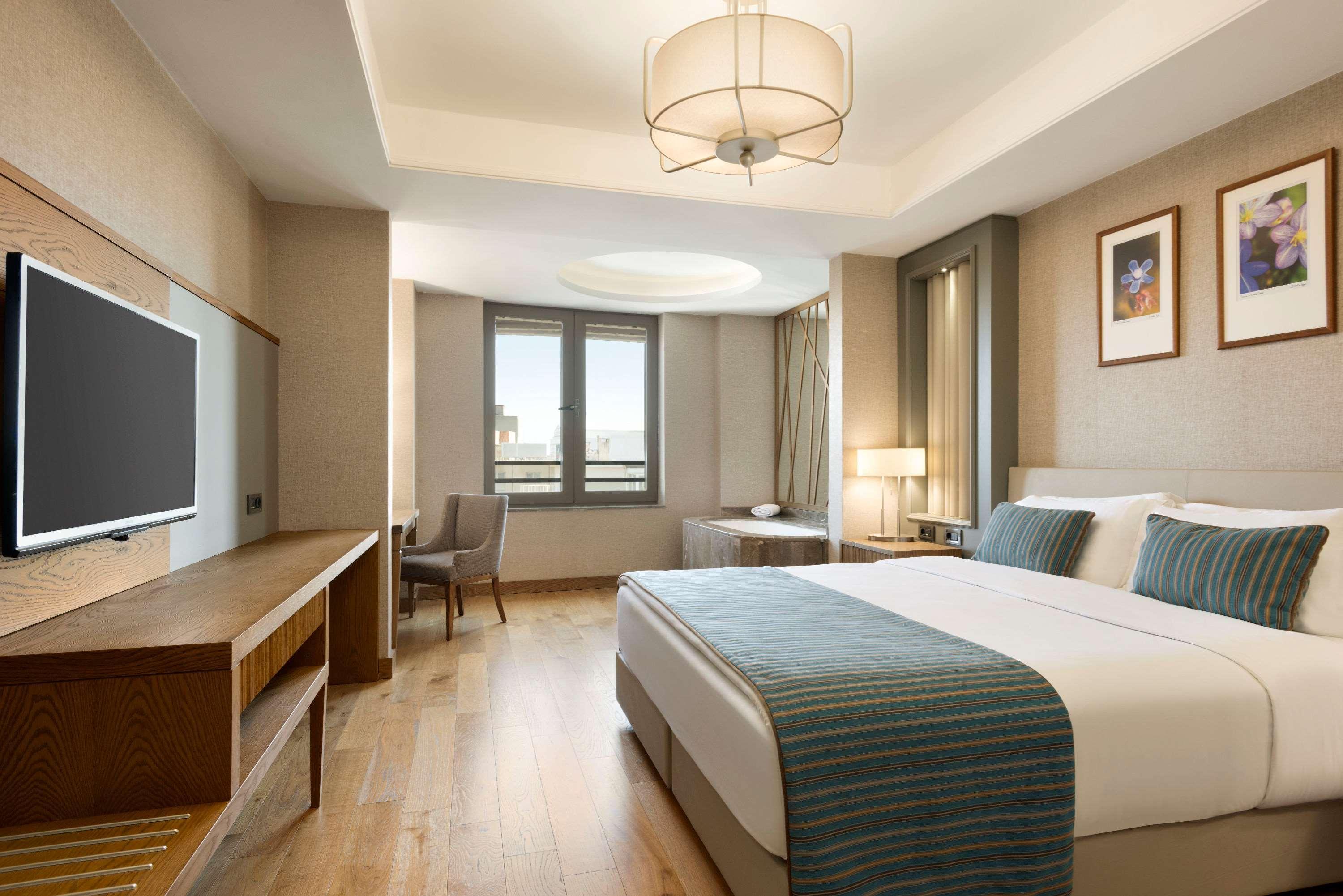 Ramada Hotel & Suites 아다나 외부 사진