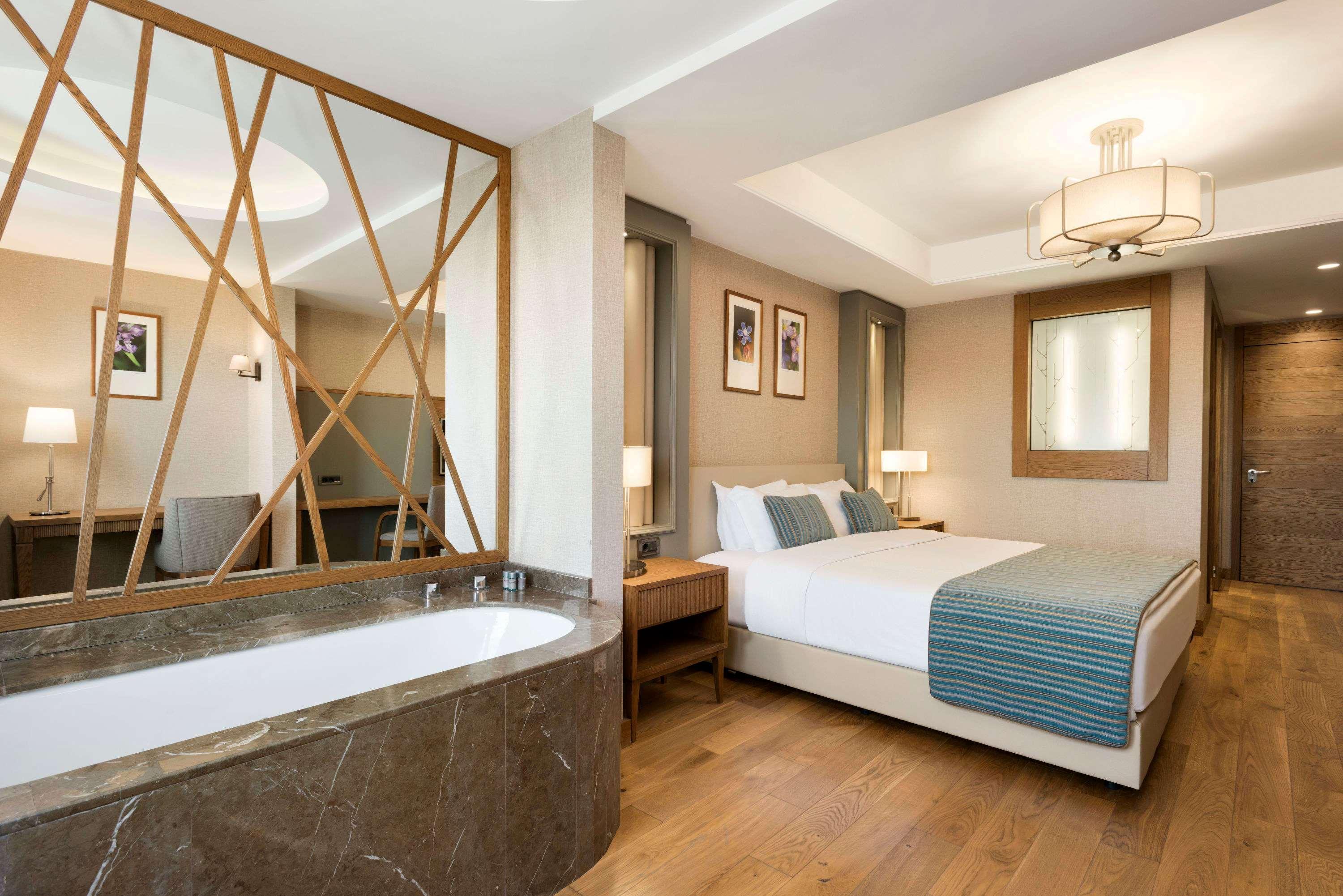 Ramada Hotel & Suites 아다나 외부 사진