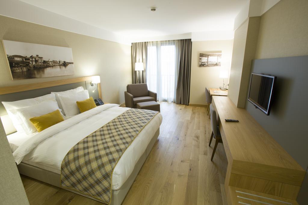 Ramada Hotel & Suites 아다나 외부 사진