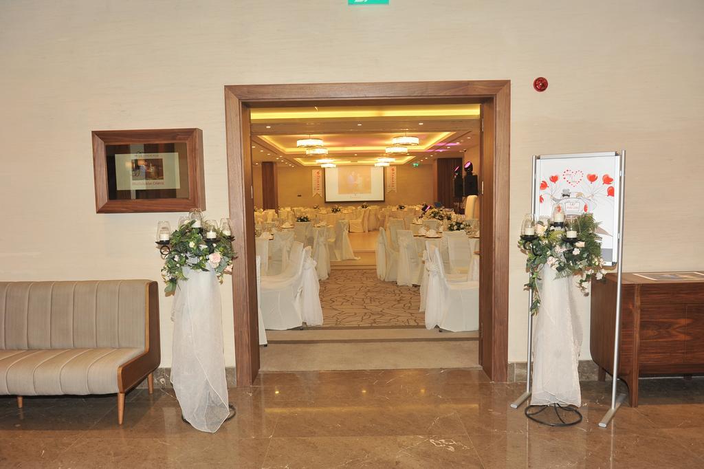 Ramada Hotel & Suites 아다나 외부 사진